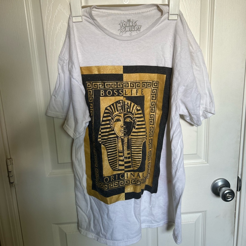 The Young & Wild Graphic Tee Size L
